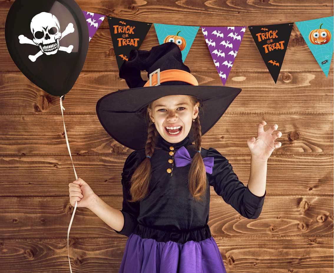 Boo paper flag garland, 250 cm, 9 flags
